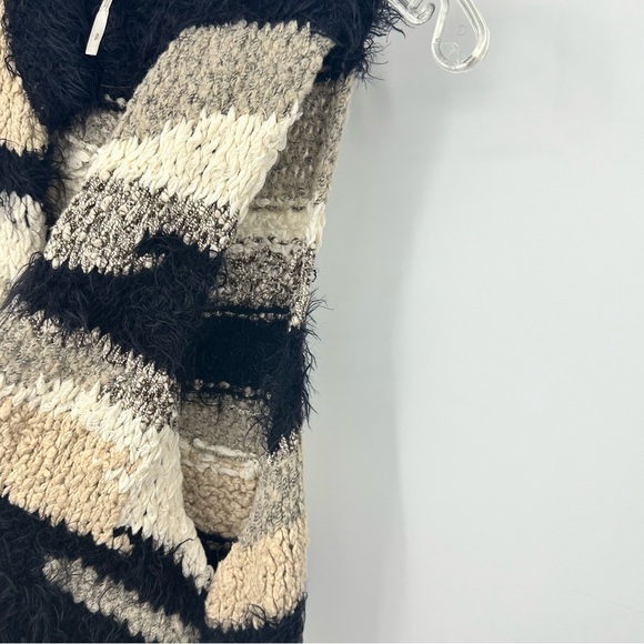 Free People Picture Perfect Shag Fuzzy Vest Small Black White Long | H1973 - Picture 4 of 10